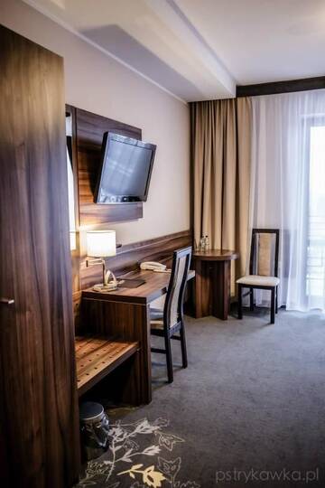 Фото номера Трехместный номер Отель Hotel Pogoria Residence г. Домброва-Гурнича 3