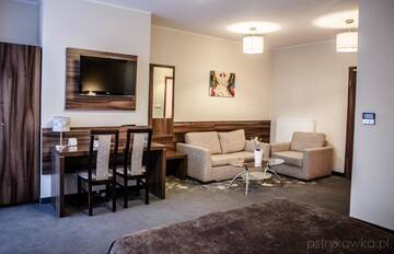 Фото номера Двухместный номер Делюкс с 1 кроватью Отель Hotel Pogoria Residence г. Домброва-Гурнича 5
