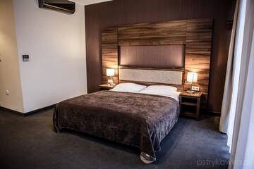 Фото номера Двухместный номер Делюкс с 1 кроватью Отель Hotel Pogoria Residence г. Домброва-Гурнича 3